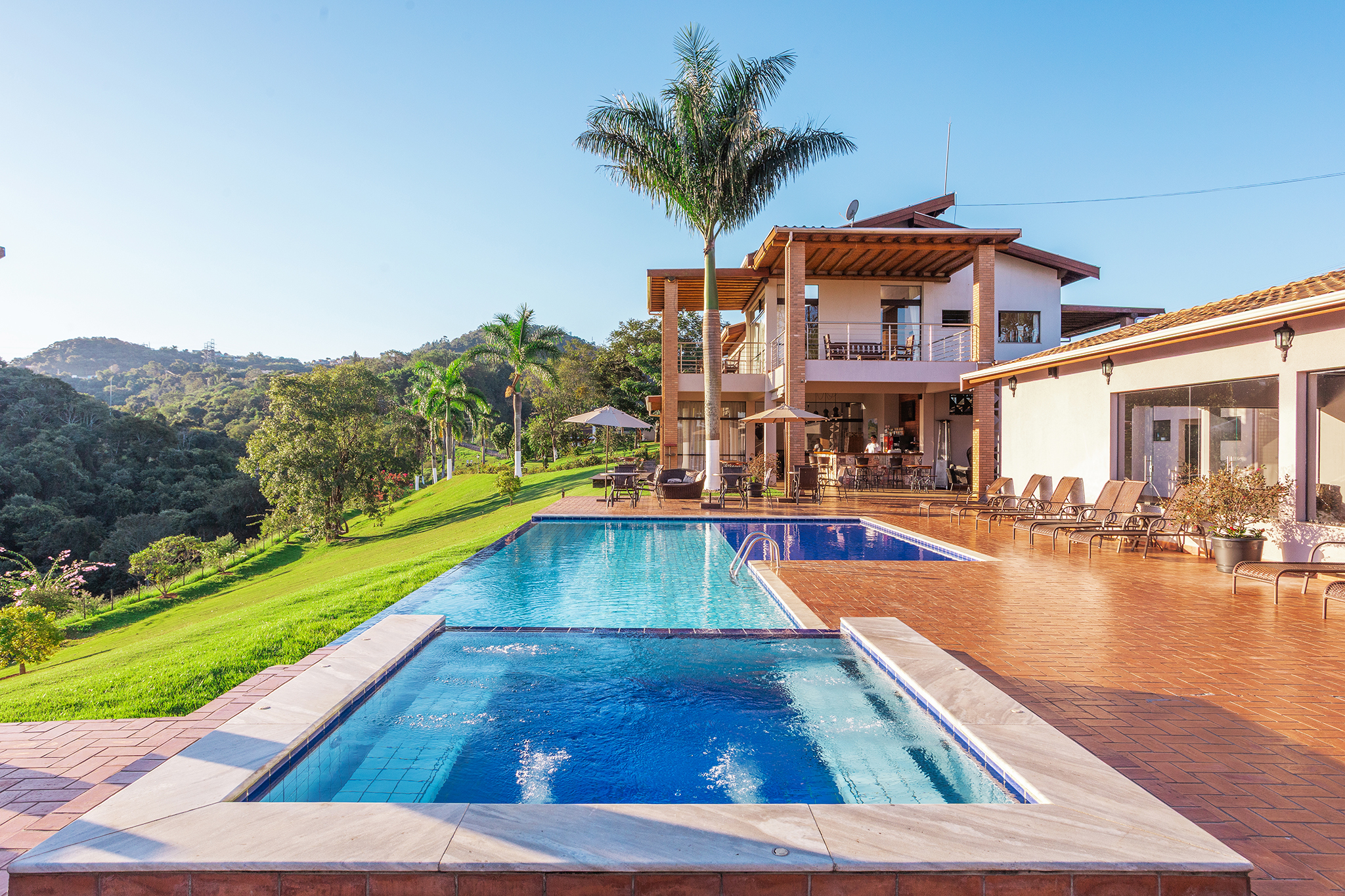 Piscina e ofurô externos